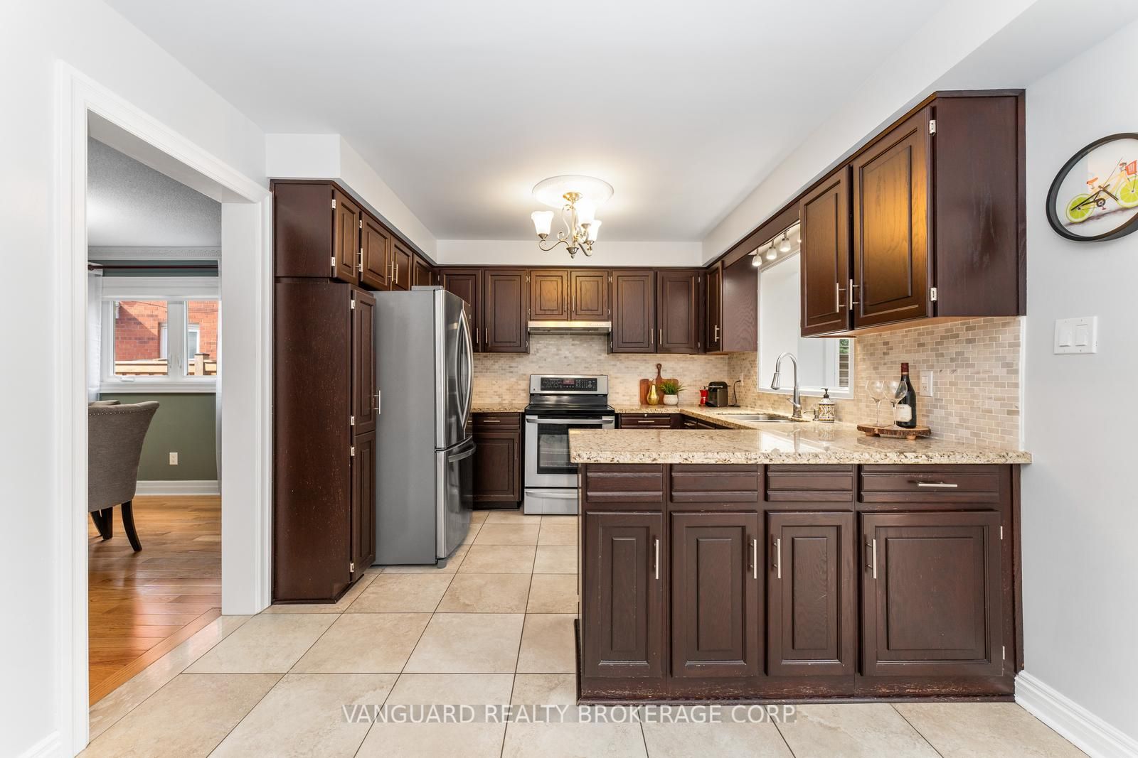 55 Governor Cres