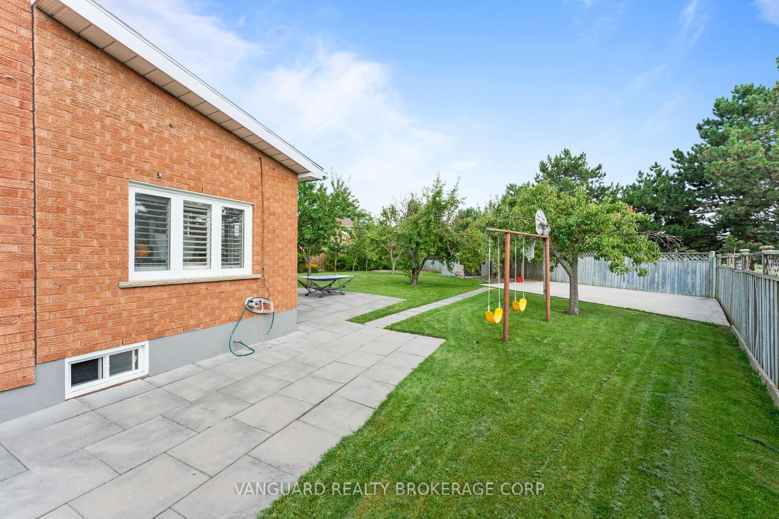55 Governor Cres