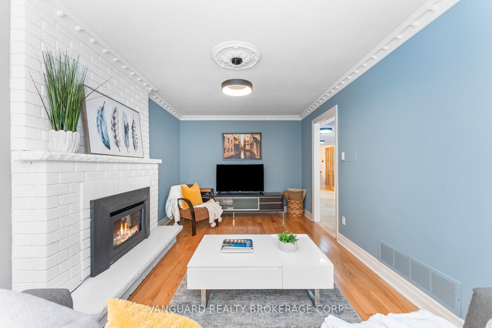 55 Governor Cres