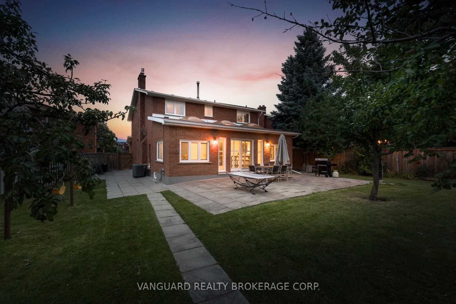 55 Governor Cres
