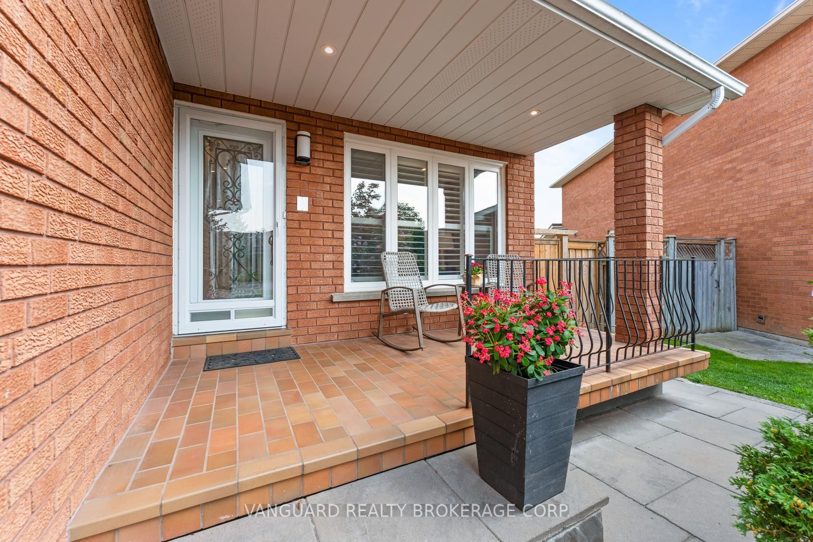 55 Governor Cres