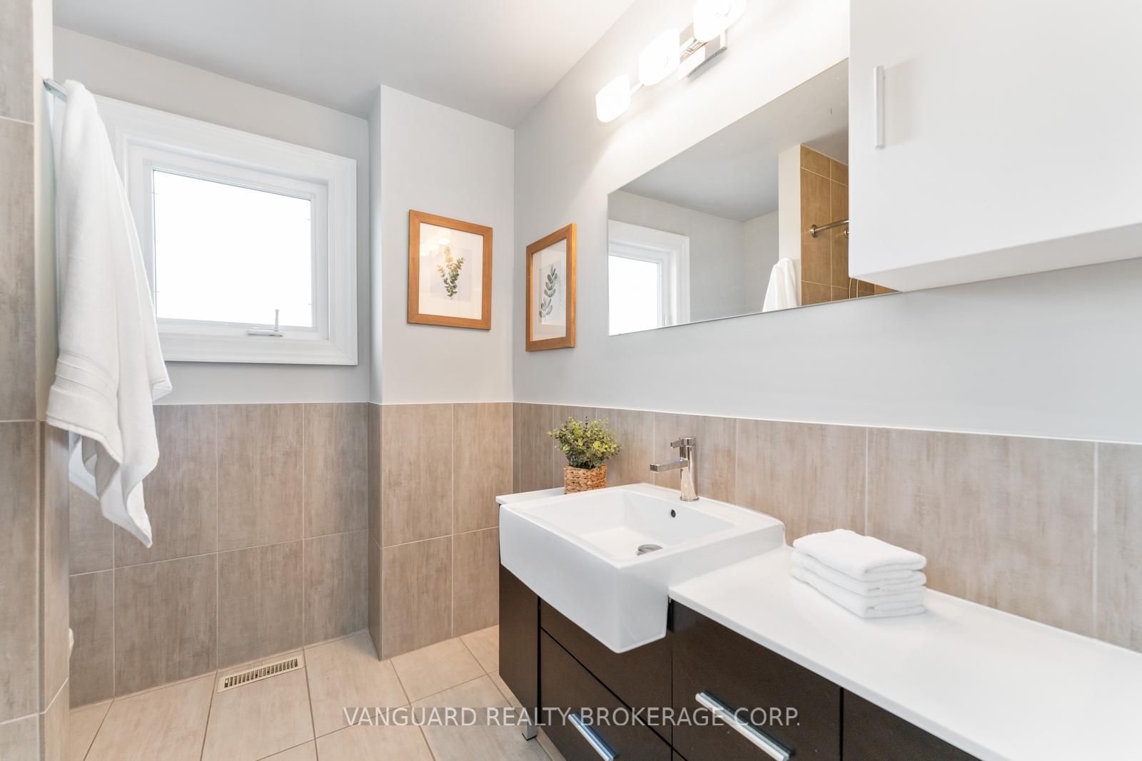 55 Governor Cres