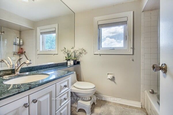 64 Cardinal Cres