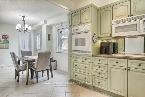 64 Cardinal Cres
