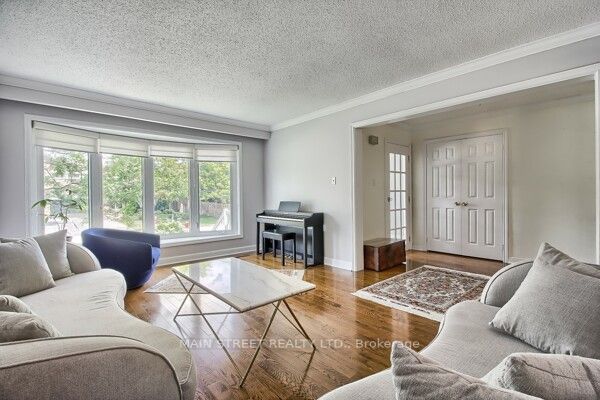 64 Cardinal Cres
