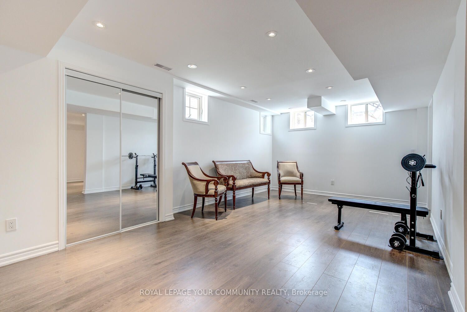 23 Harcourt St