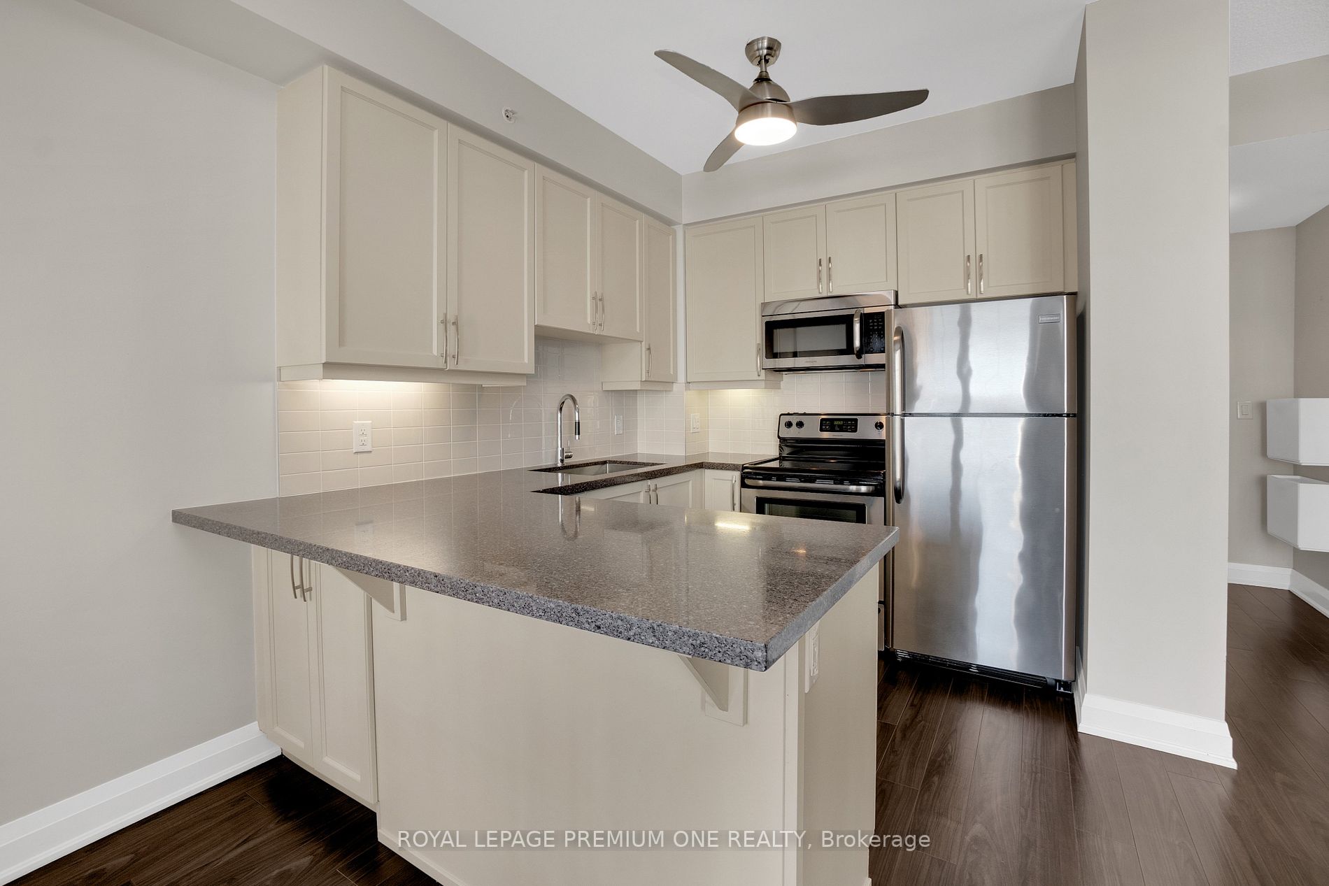 24 Woodstream Blvd, #310