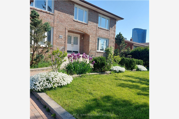 42 Crestwood Rd, Vaughan