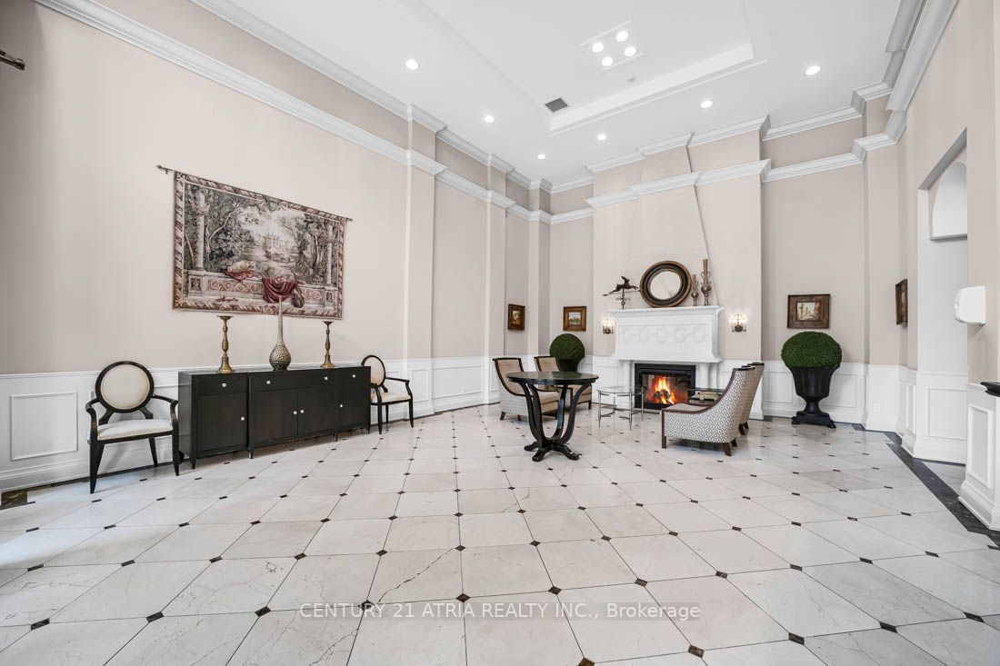 350 Red Maple Rd, #614
