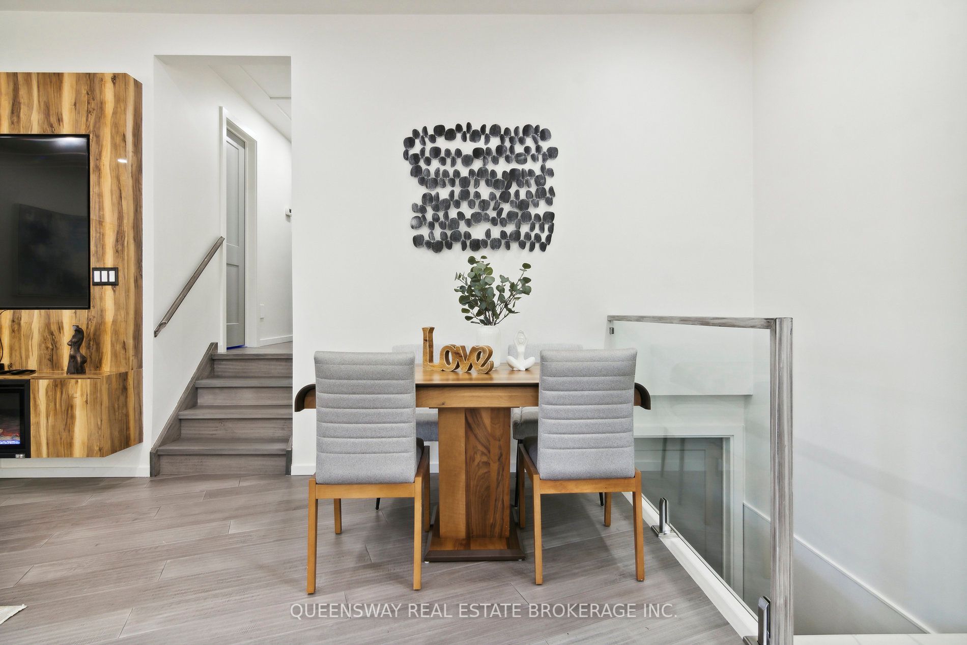 25 Jasper Dr