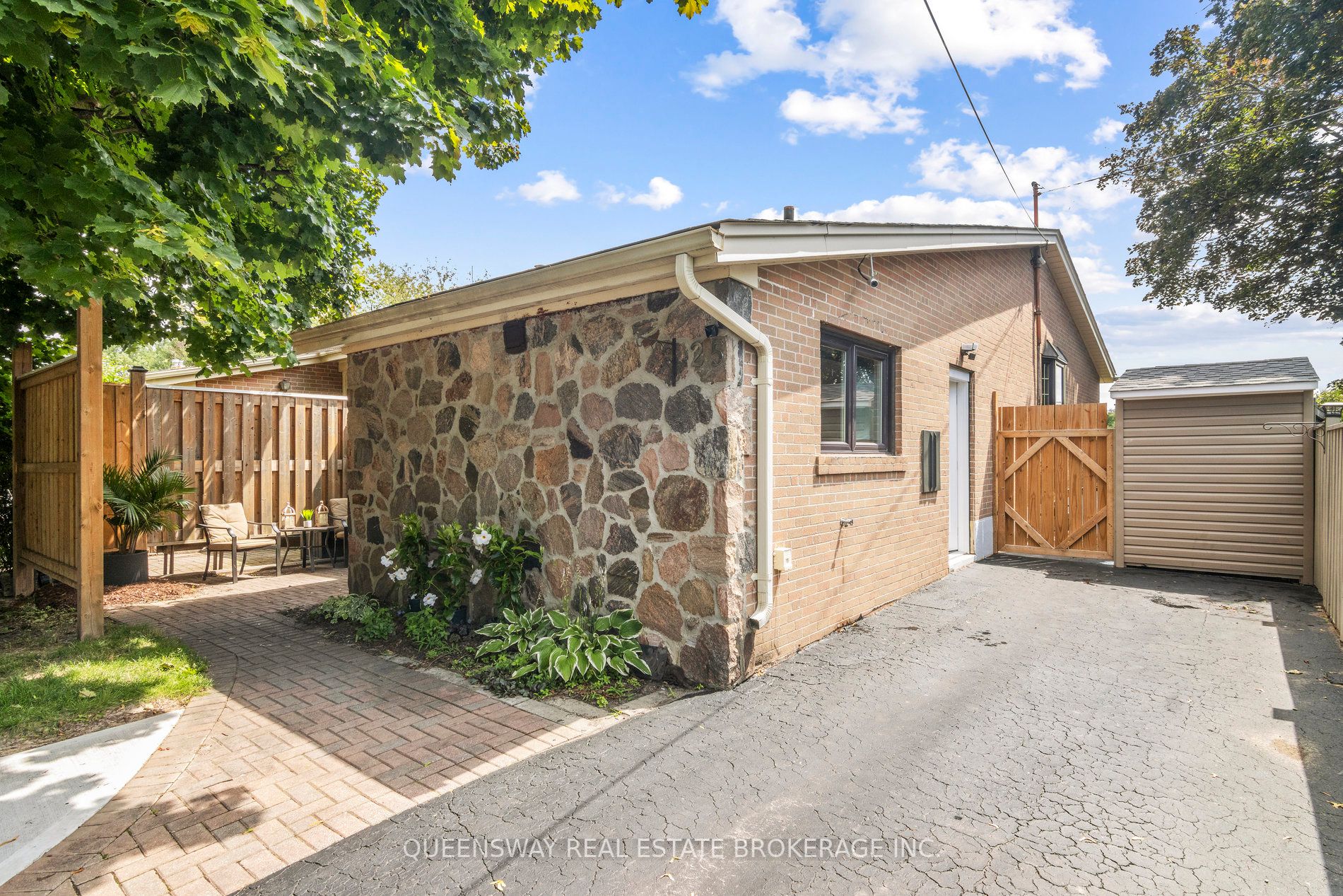 25 Jasper Dr
