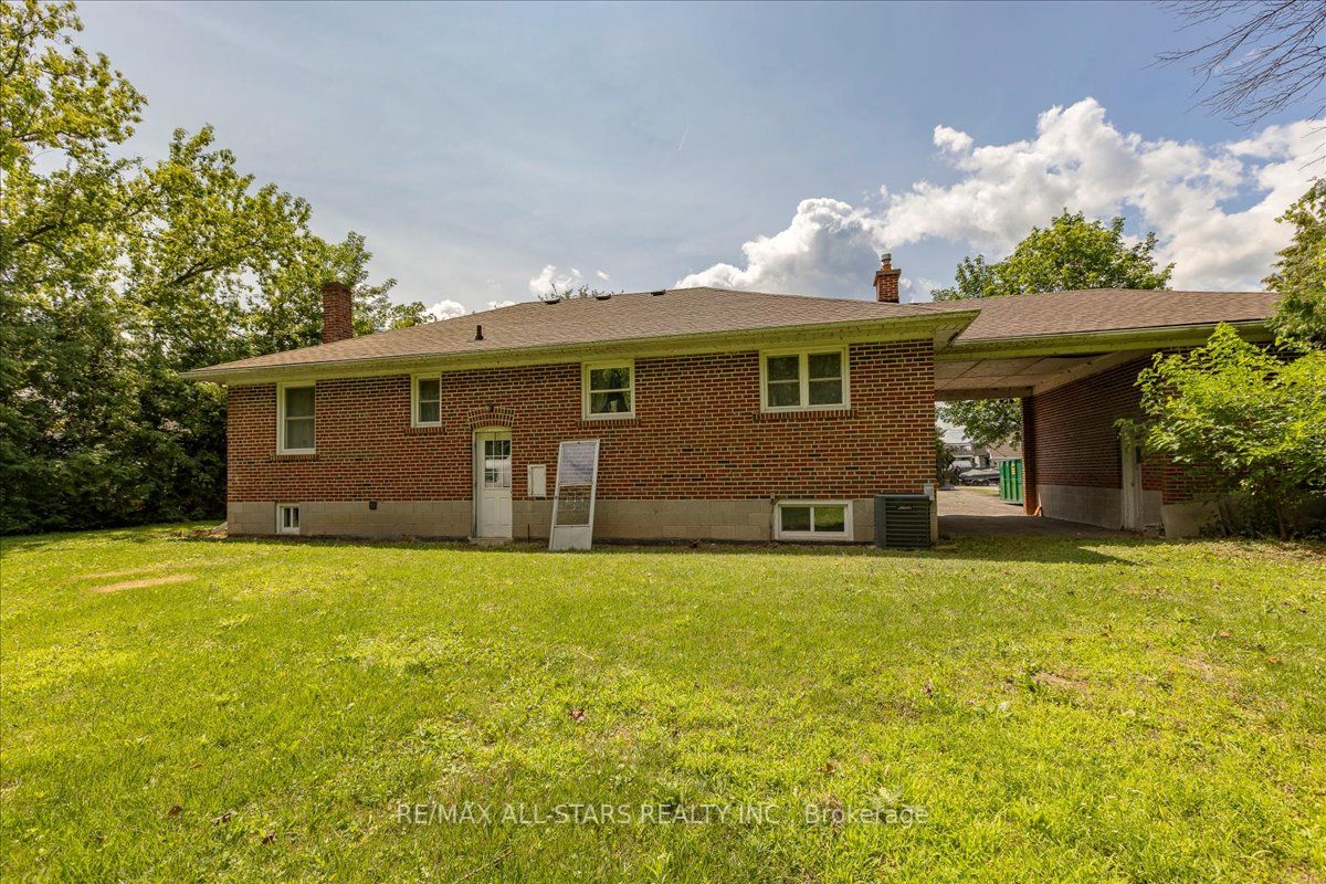 35 Lake Dr N