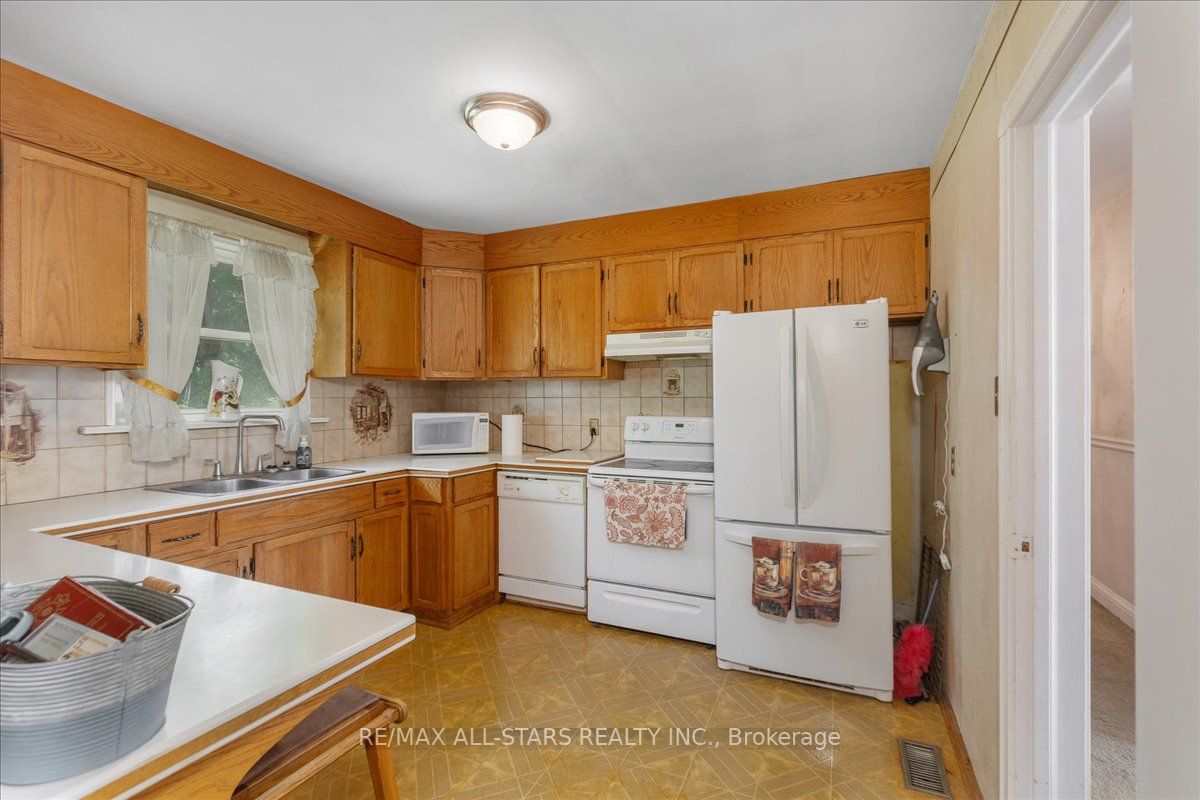 35 Lake Dr N