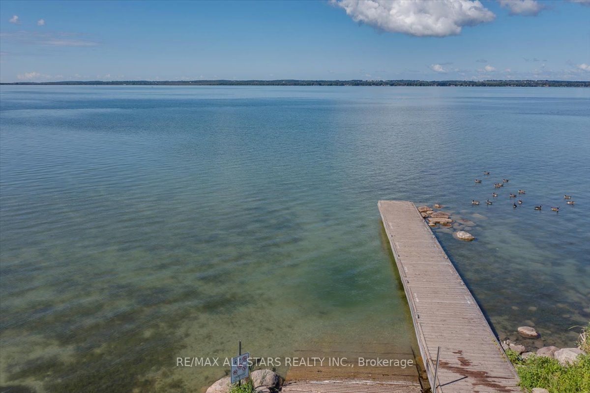 35 Lake Dr N