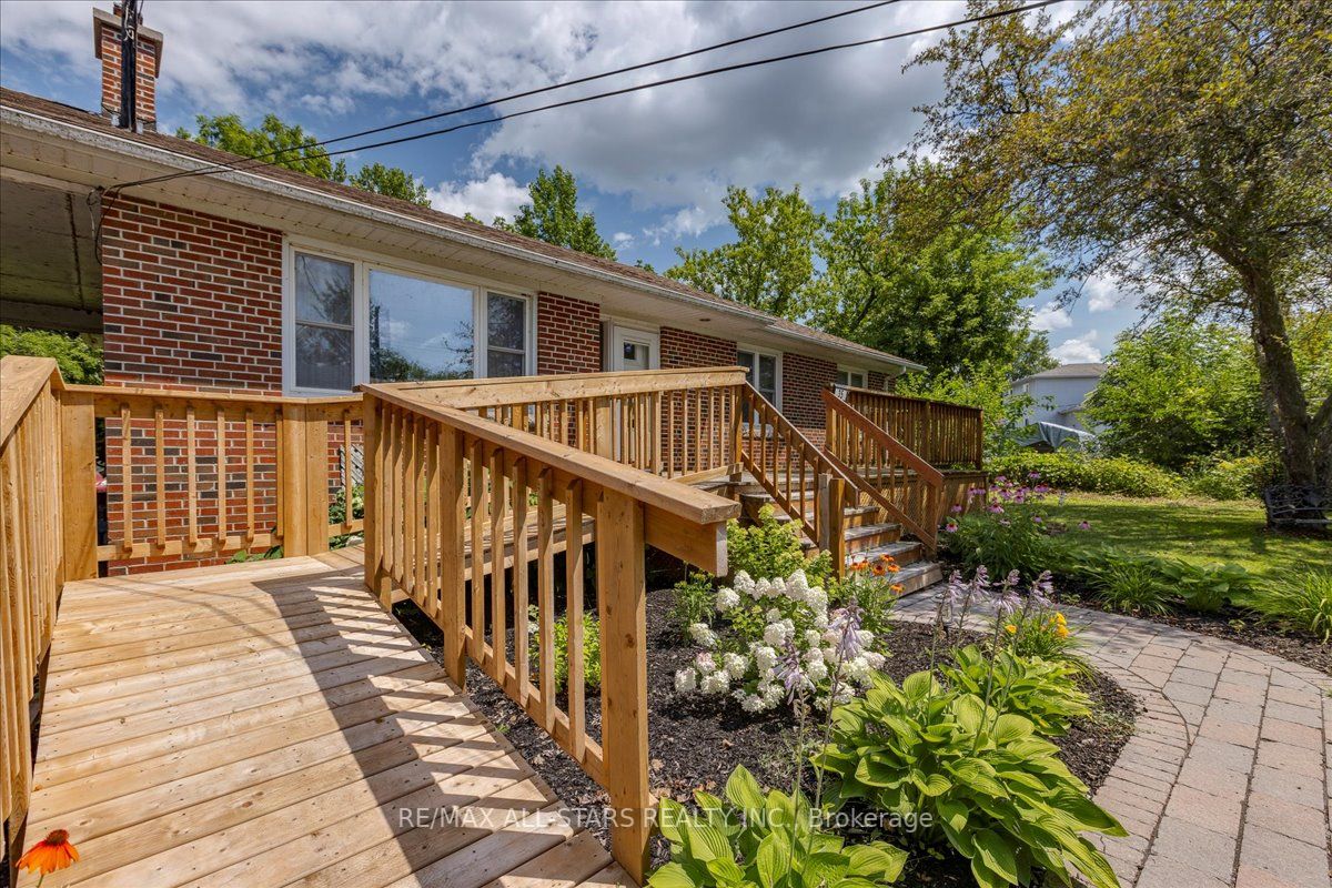 35 Lake Dr N