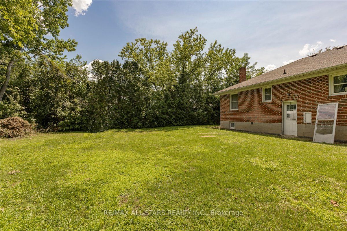 35 Lake Dr N