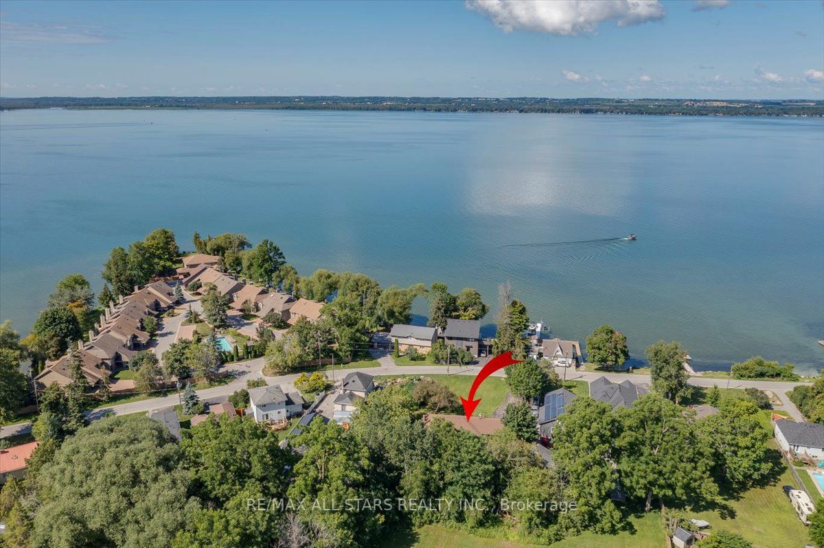 35 Lake Dr N