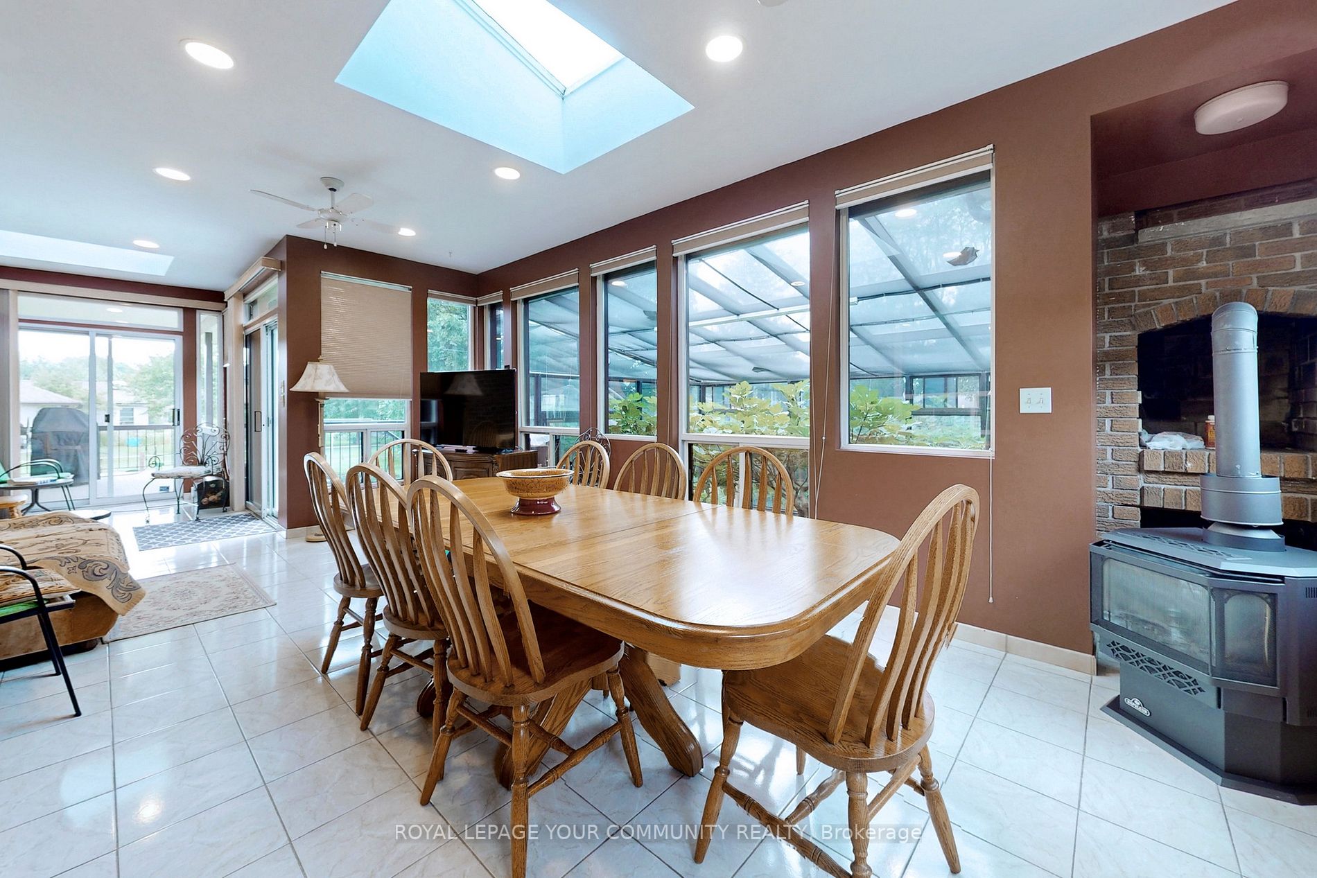 79 Rockview Gdns