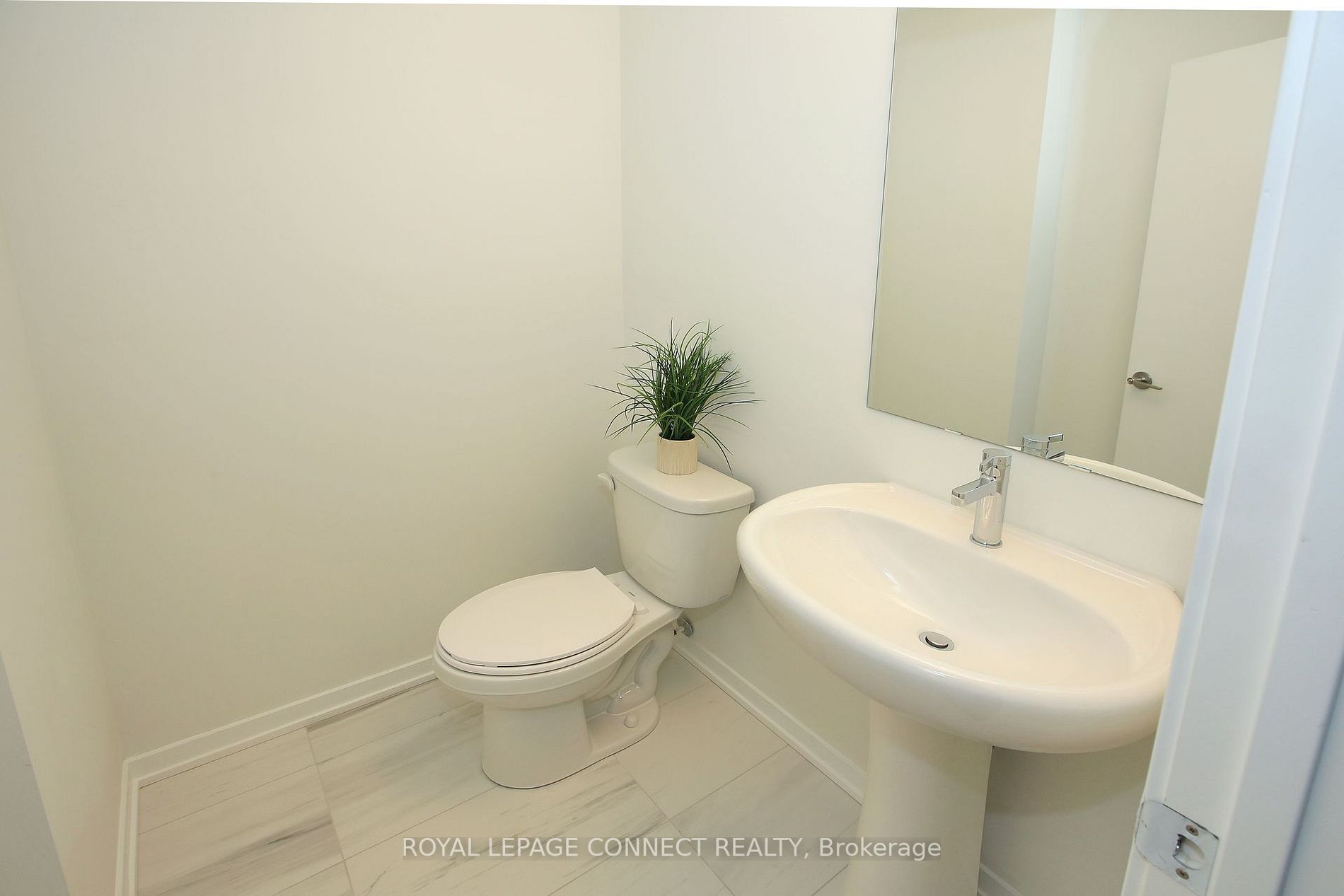11 Honeycrisp Cres, #17