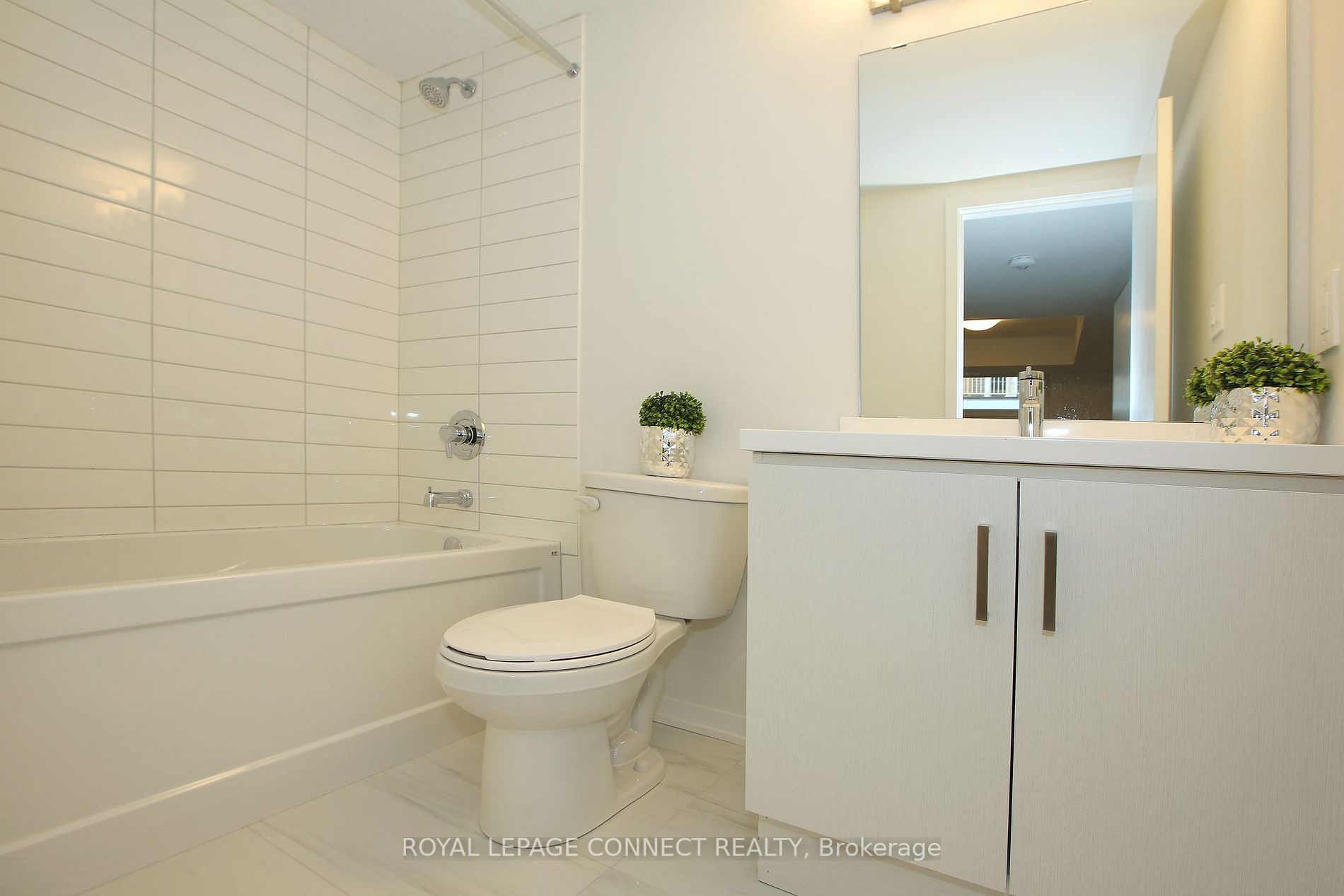 11 Honeycrisp Cres, #17