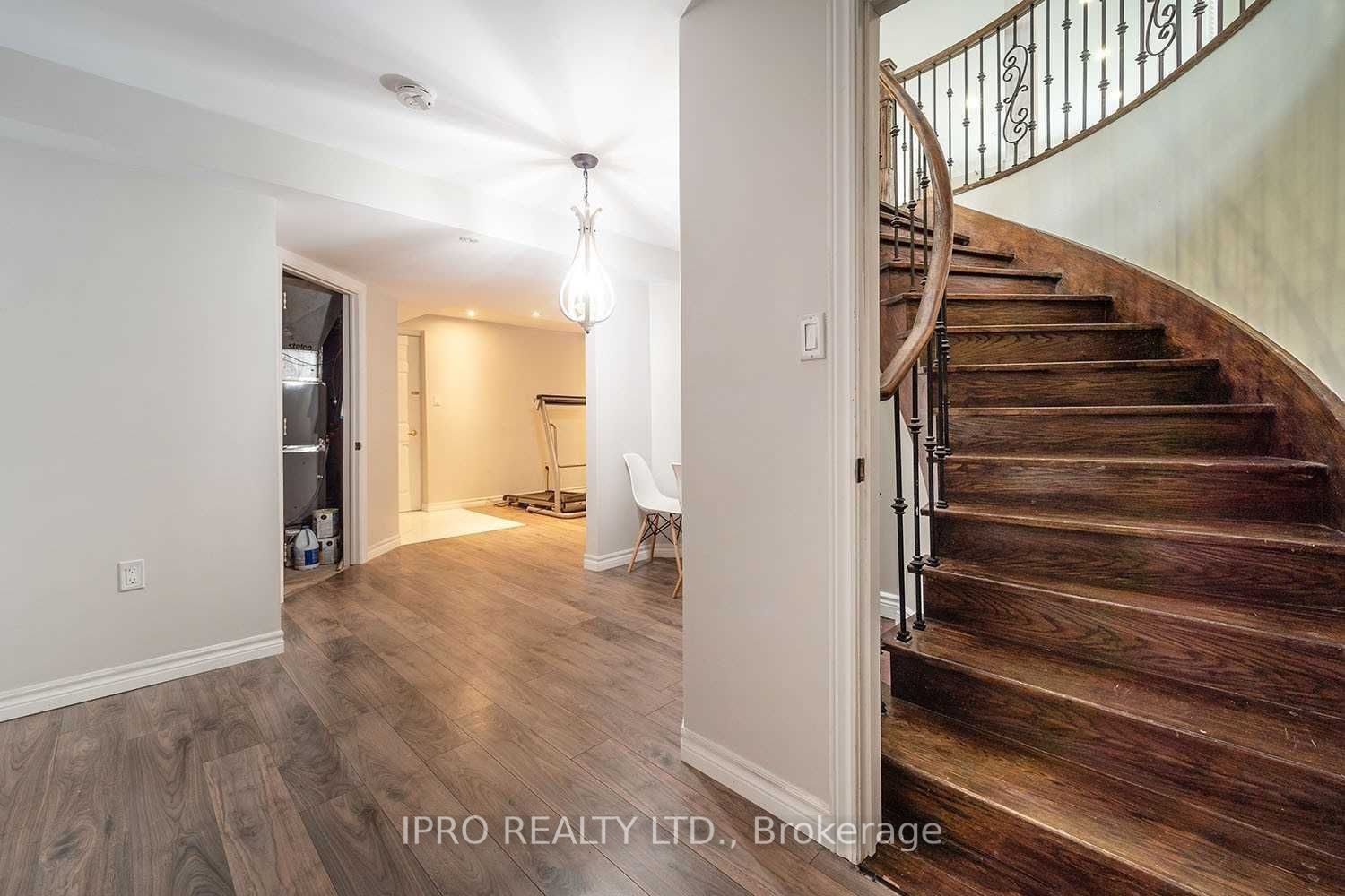 5 Greenan Rd