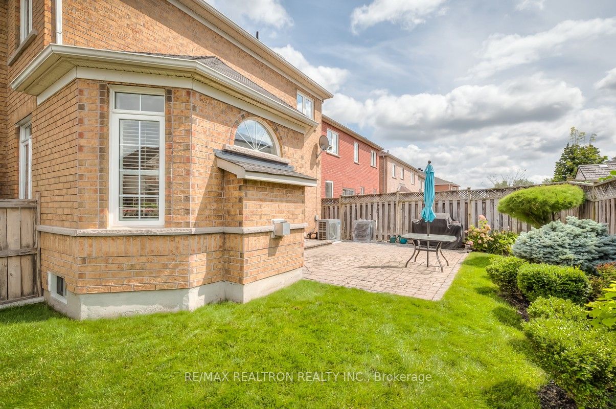 36 Alfred Paterson Dr
