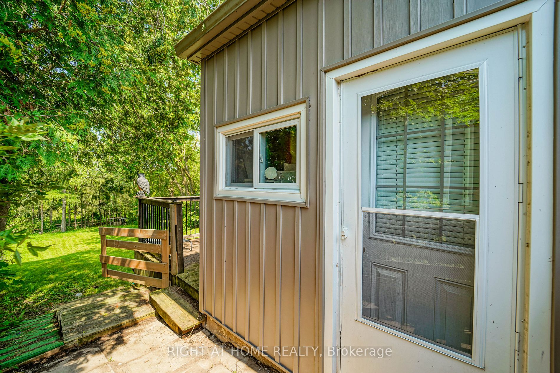 6072 Hillsdale Drive