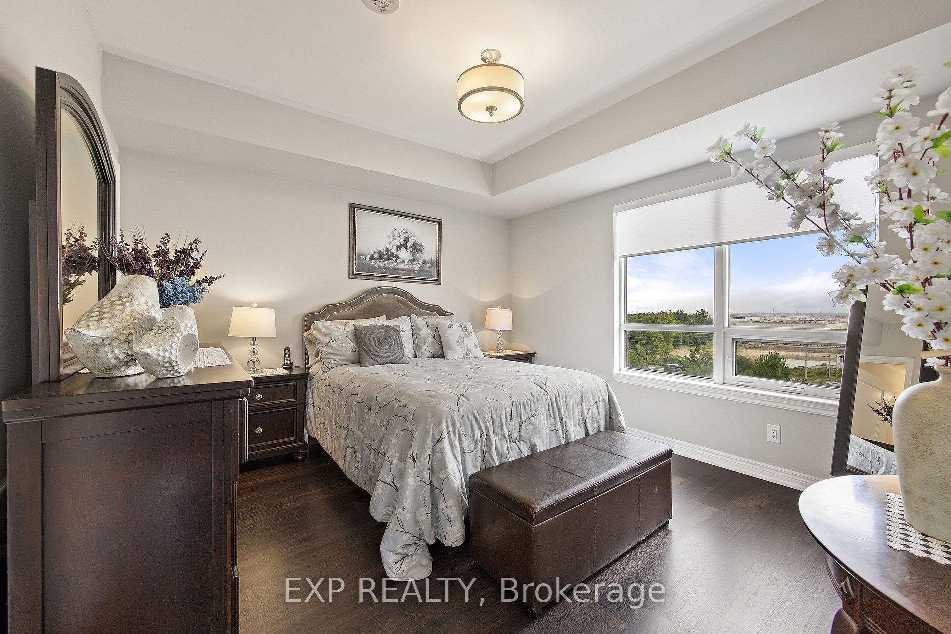 9245 Jane Street, #810