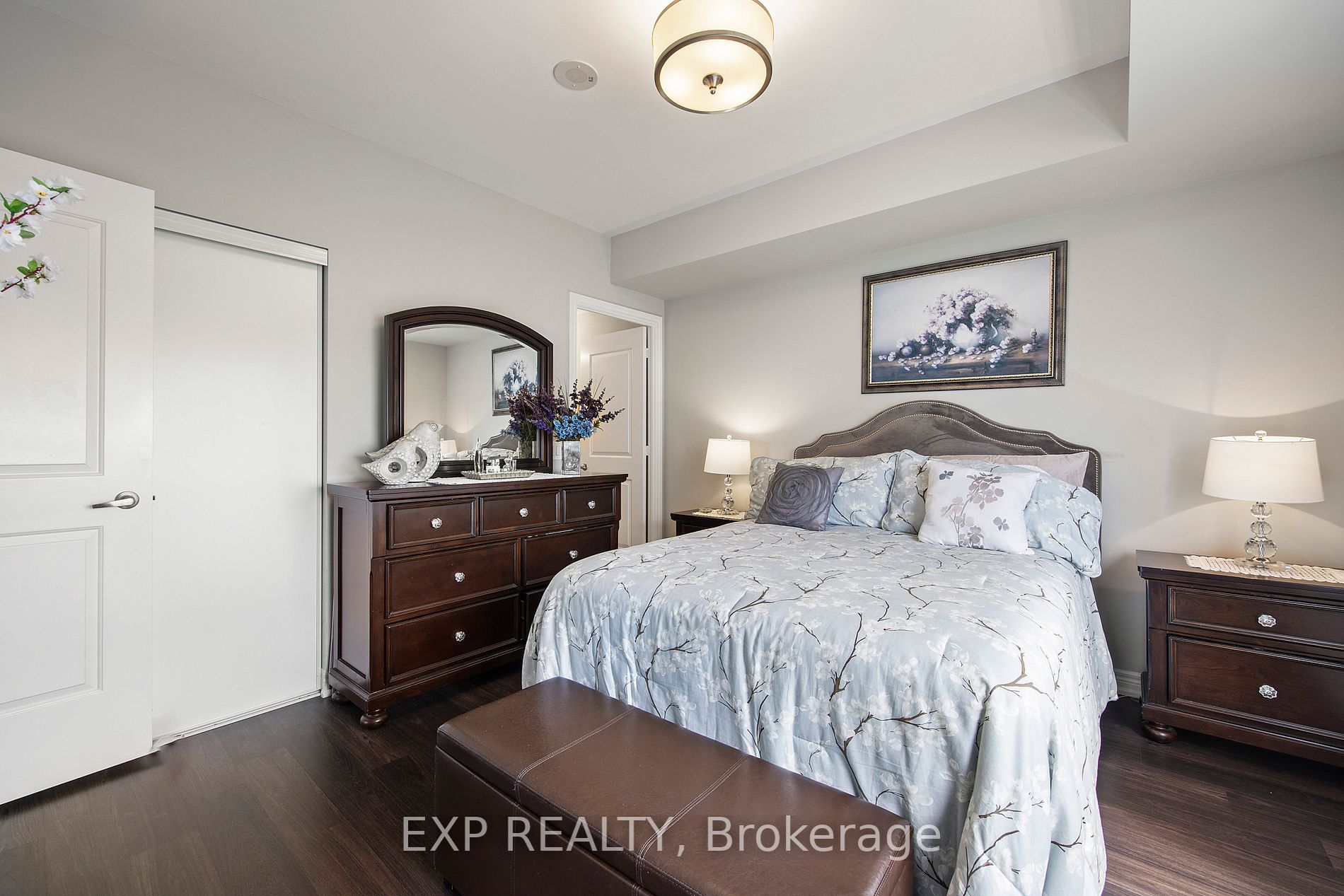 9245 Jane Street, #810