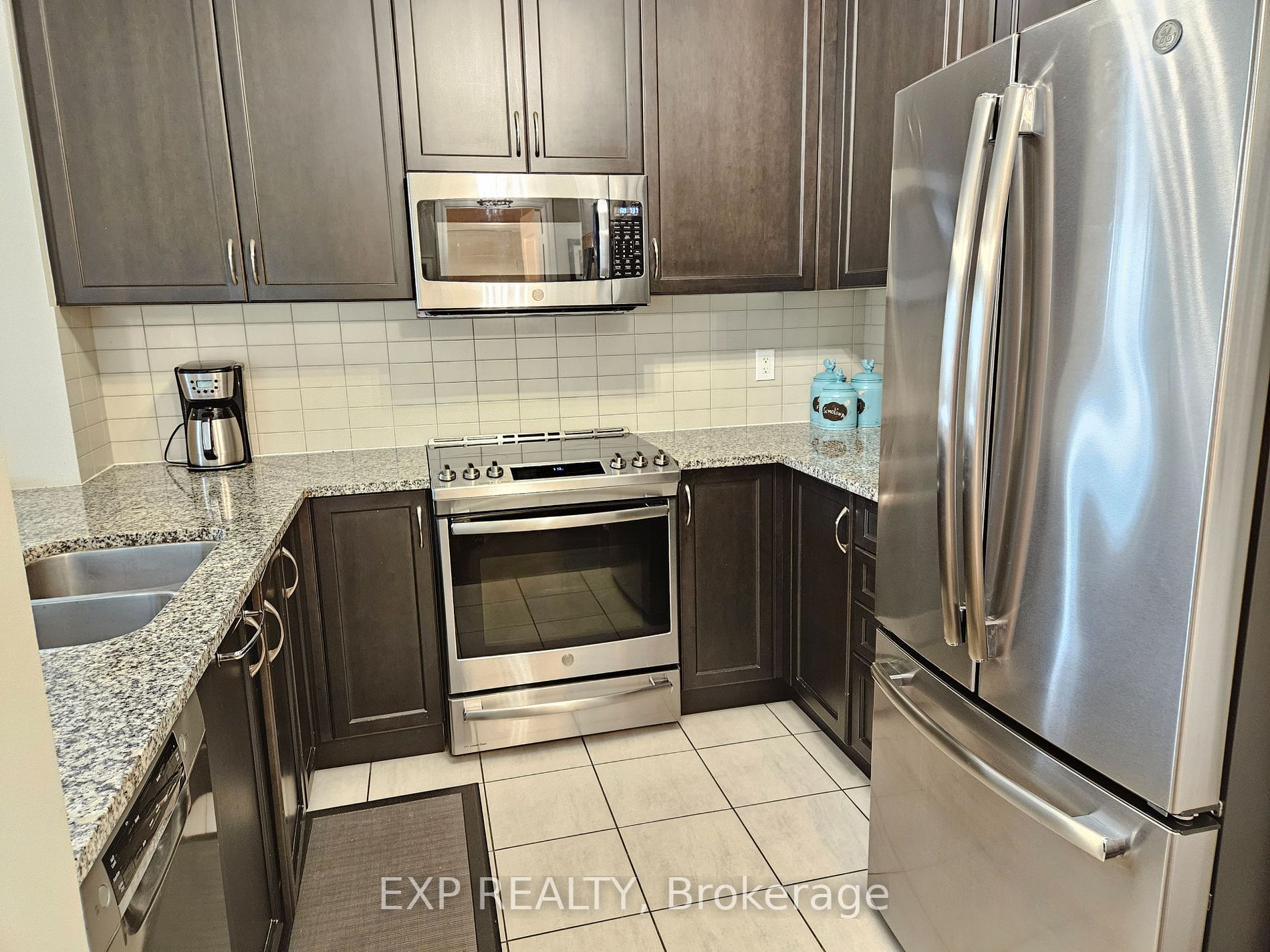 9245 Jane Street, #810