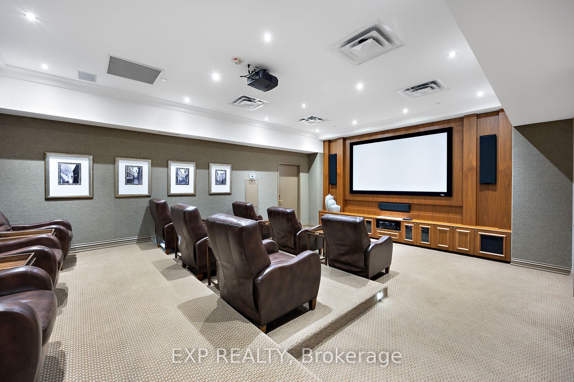9245 Jane Street, #810