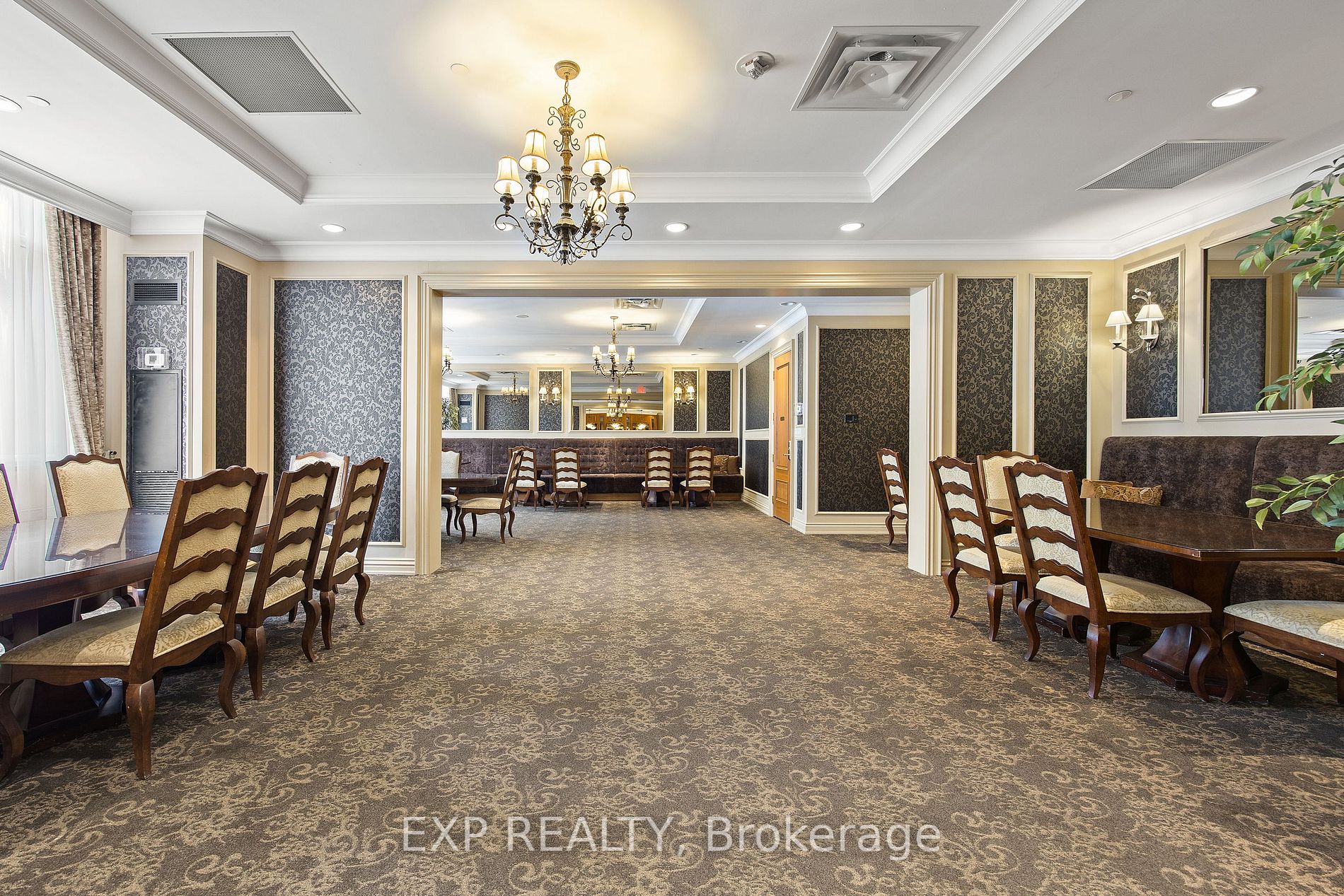 9245 Jane Street, #810