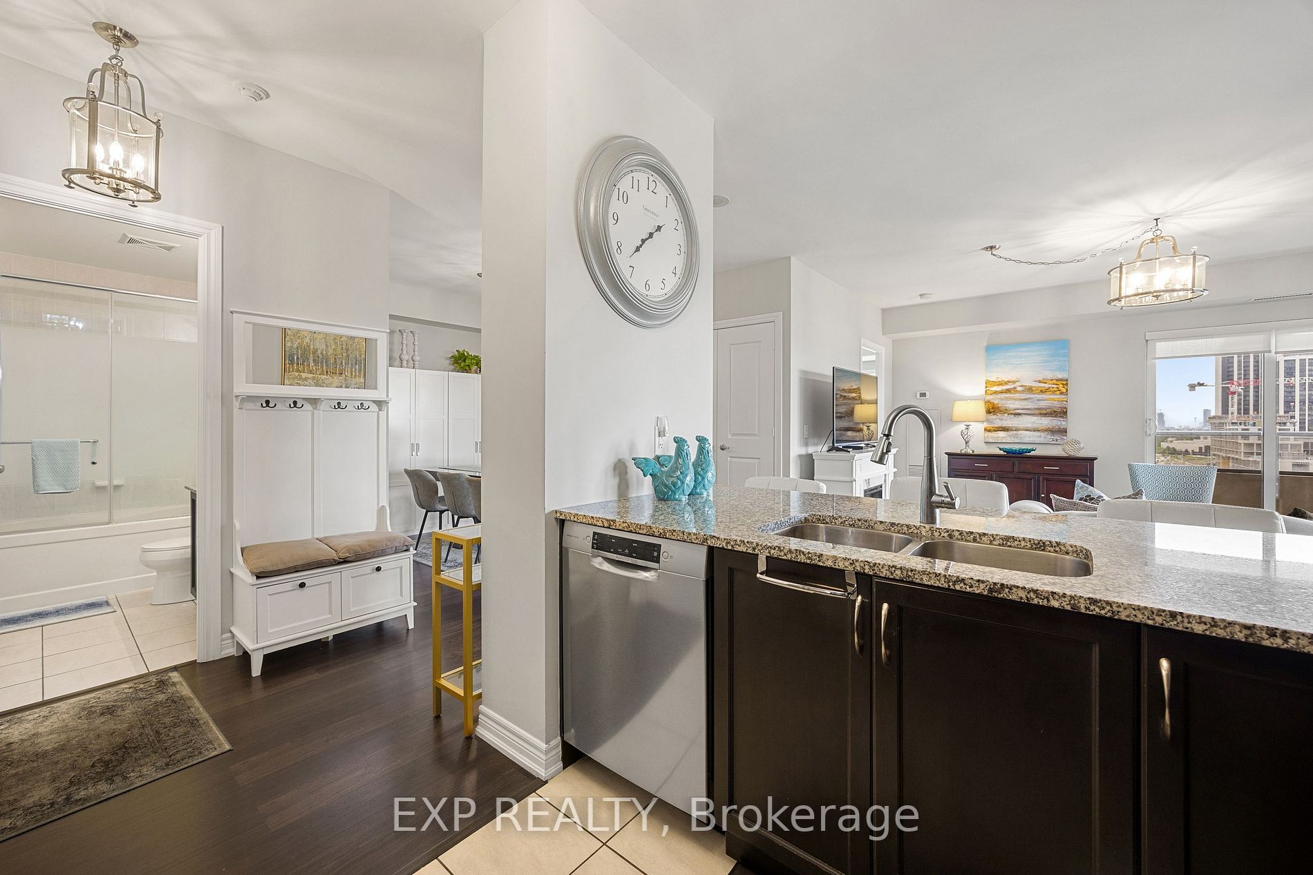 9245 Jane Street, #810