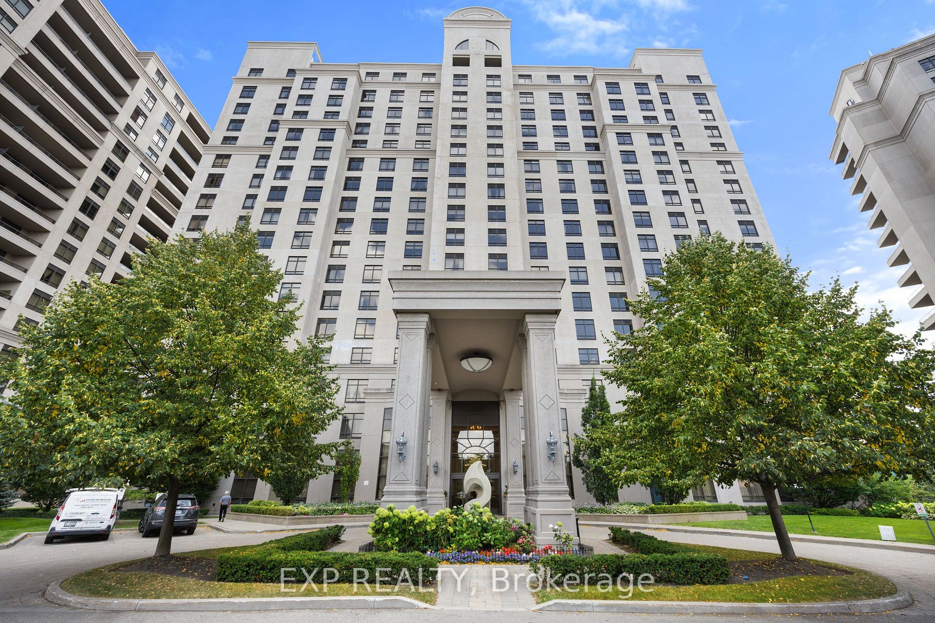 9245 Jane Street, #810