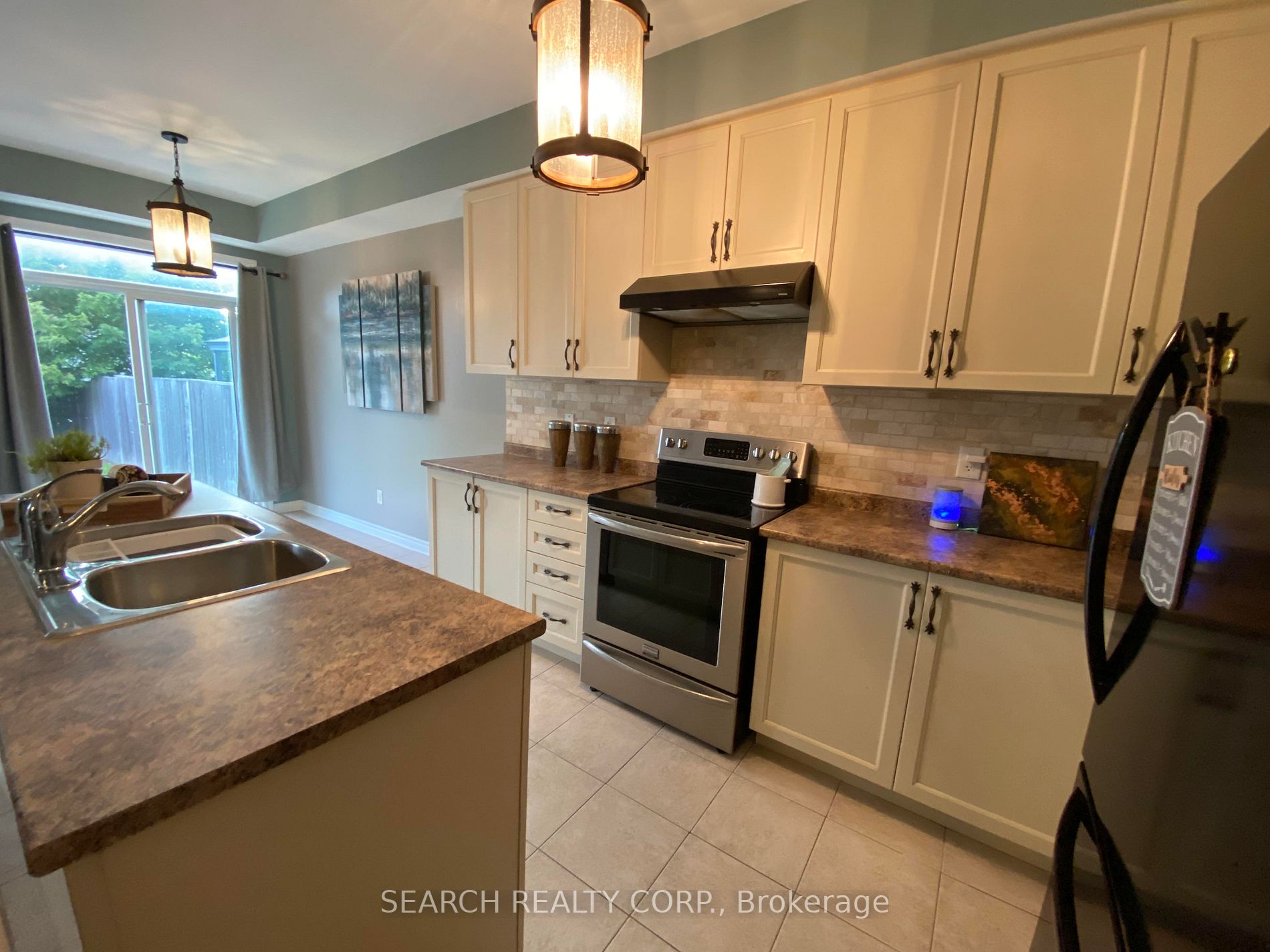 116 Collier Crescent