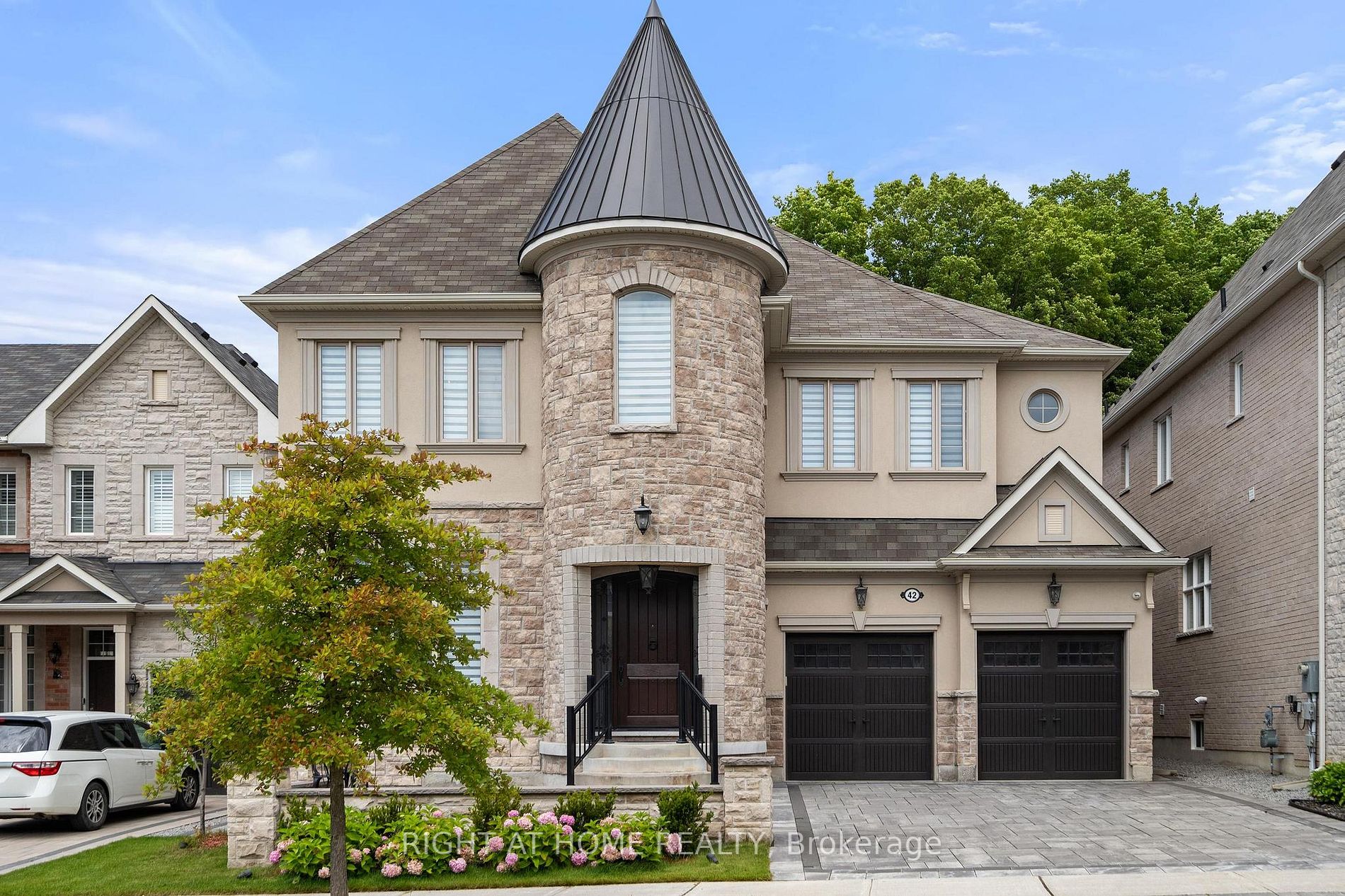 42 Forest Grove Crt