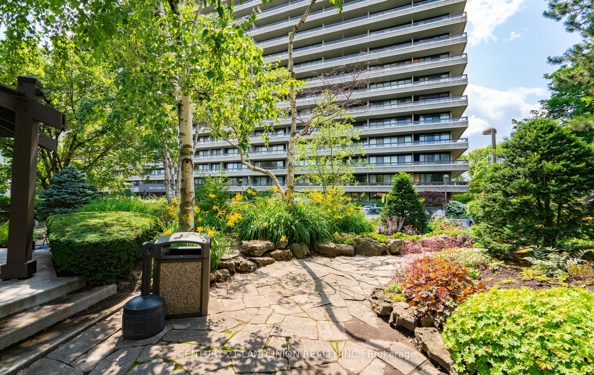 8111 Yonge St, #1501