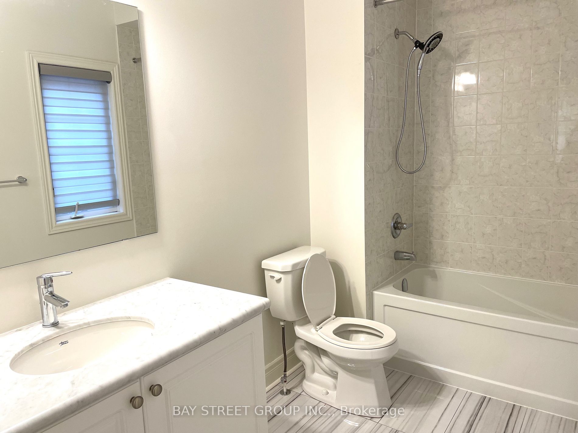 70 Ken Sinclair Cres