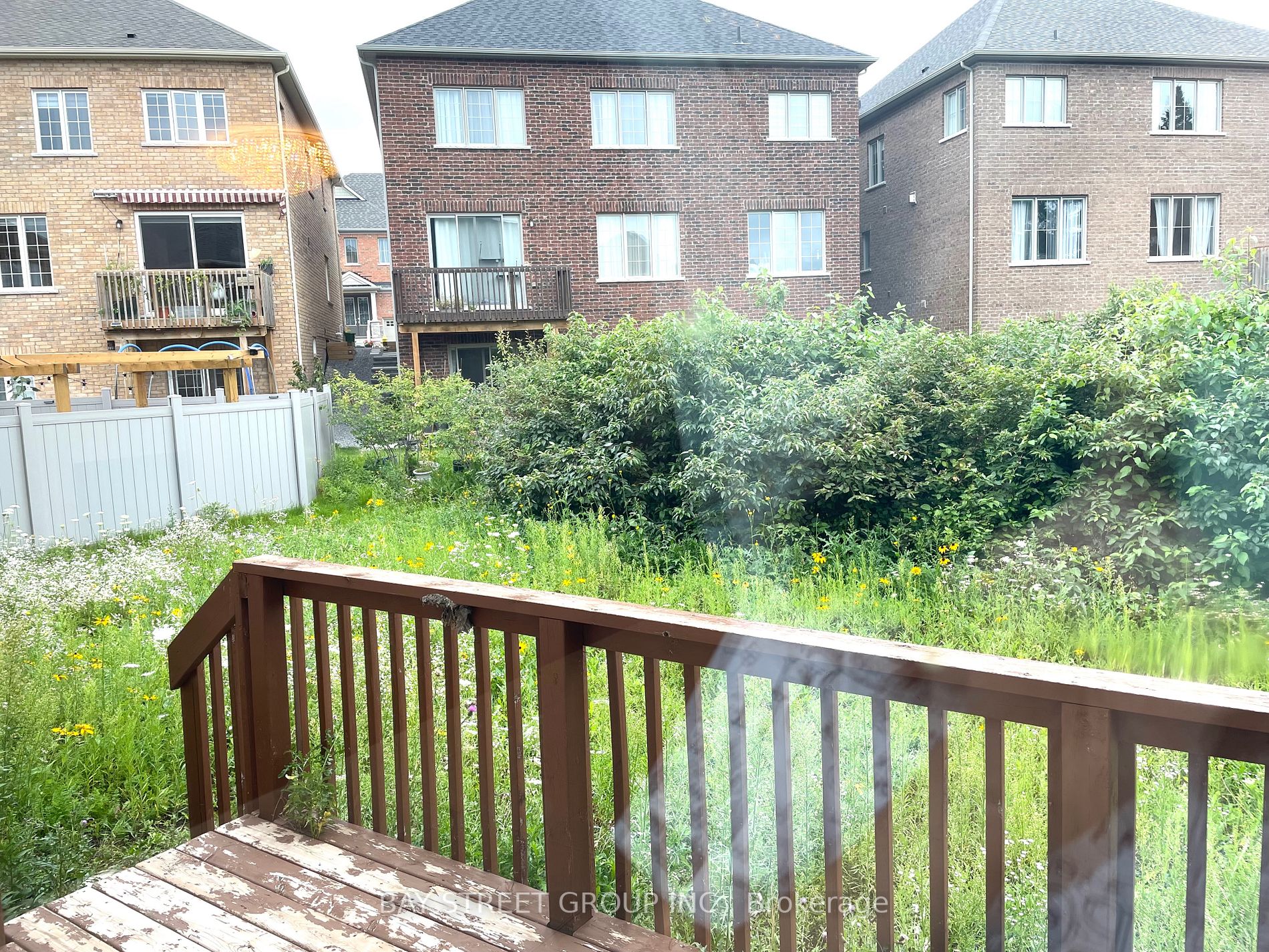 70 Ken Sinclair Cres