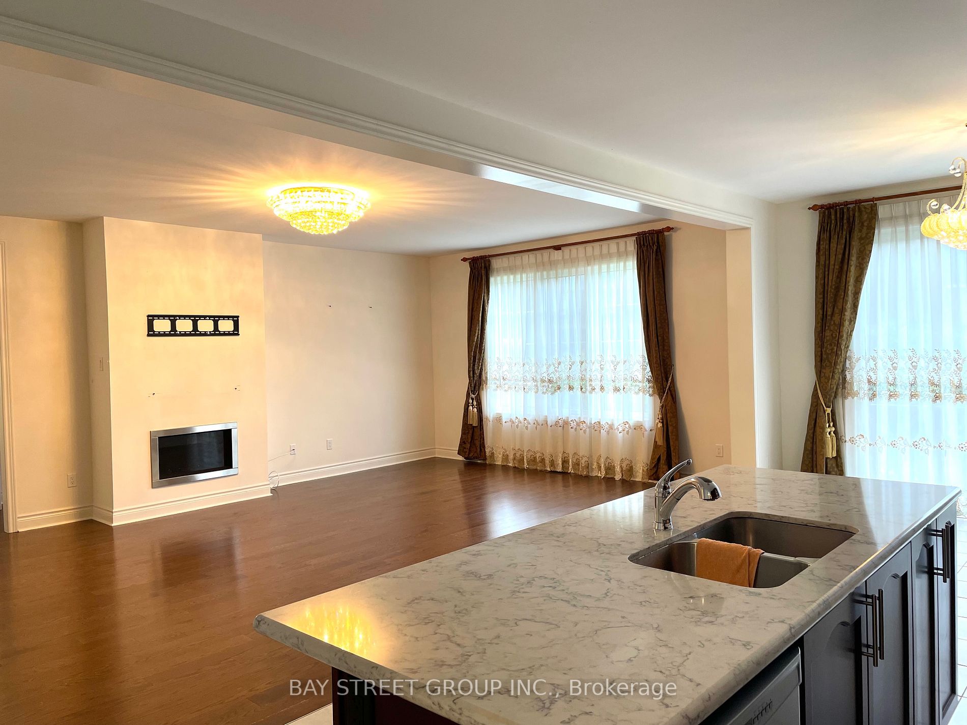 70 Ken Sinclair Cres