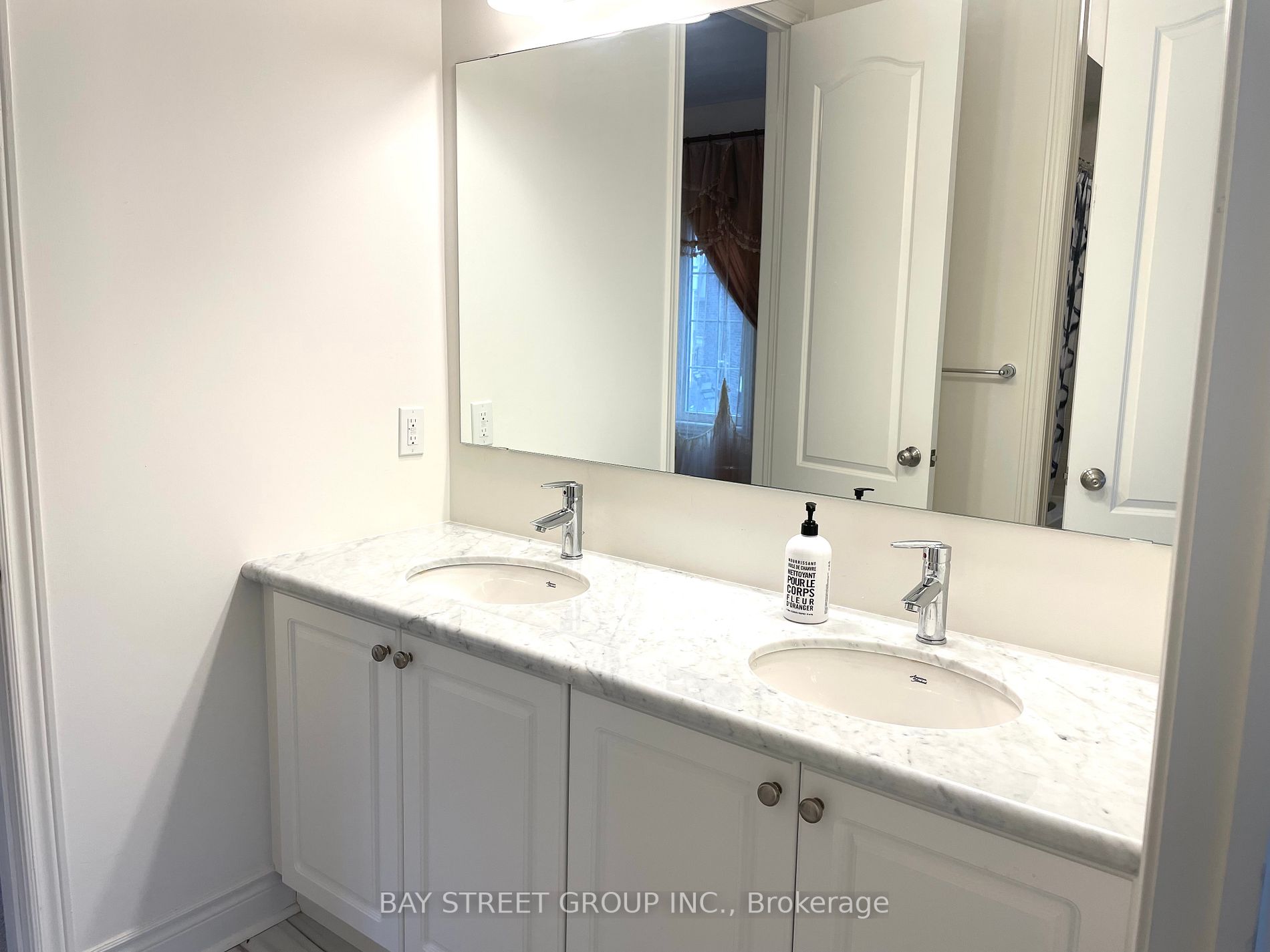 70 Ken Sinclair Cres
