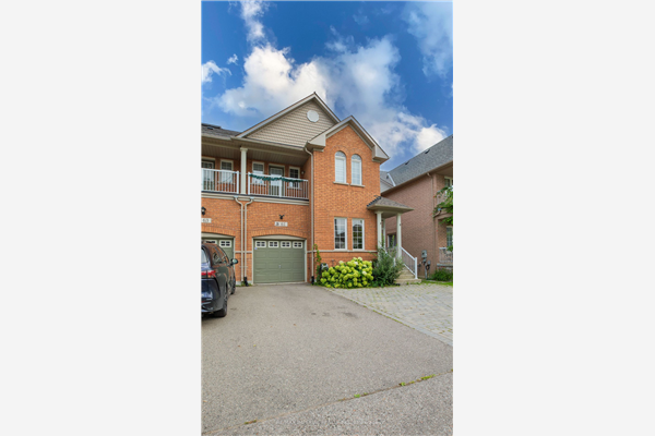 61 Dovetail Dr, Richmond Hill
