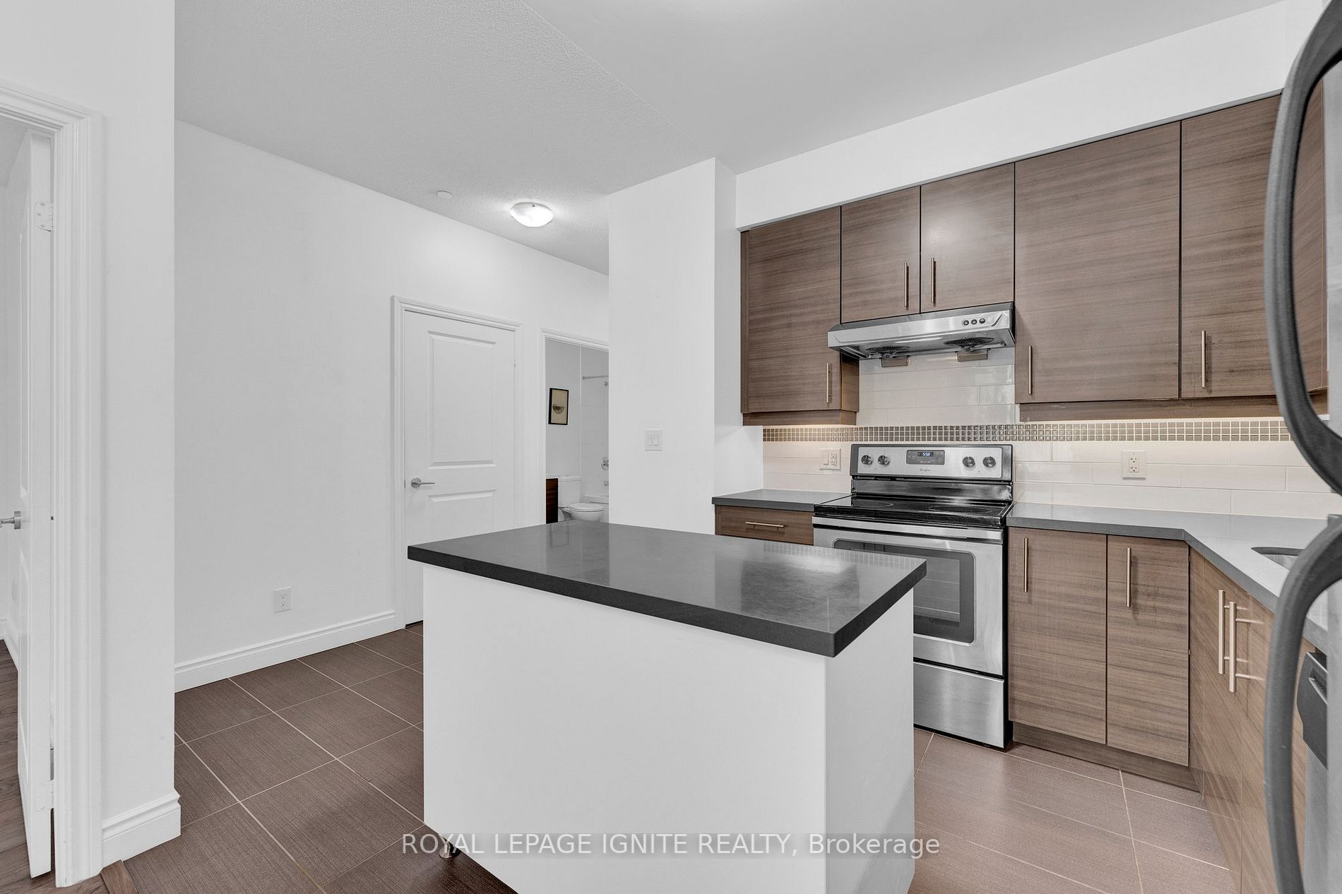 277 South Park Road, #102