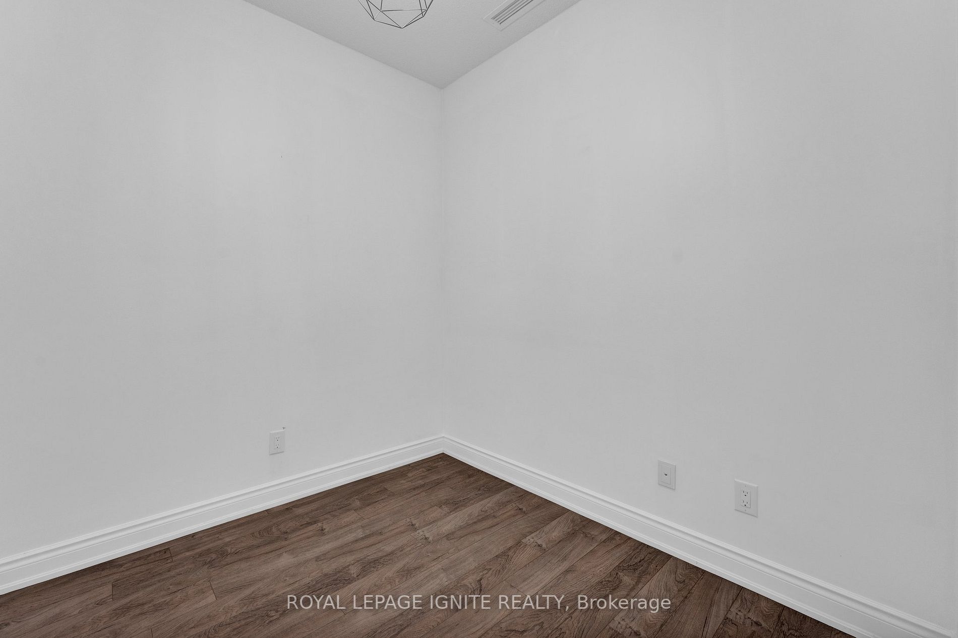277 South Park Road, #102