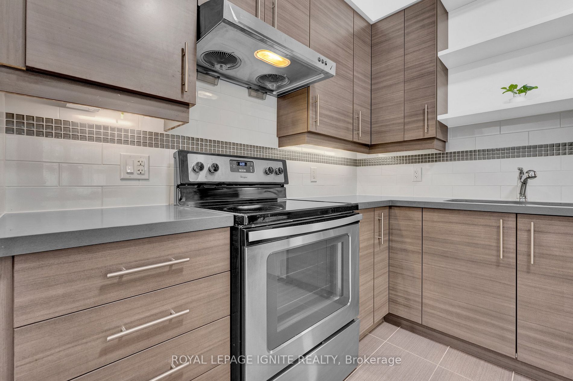 277 South Park Road, #102