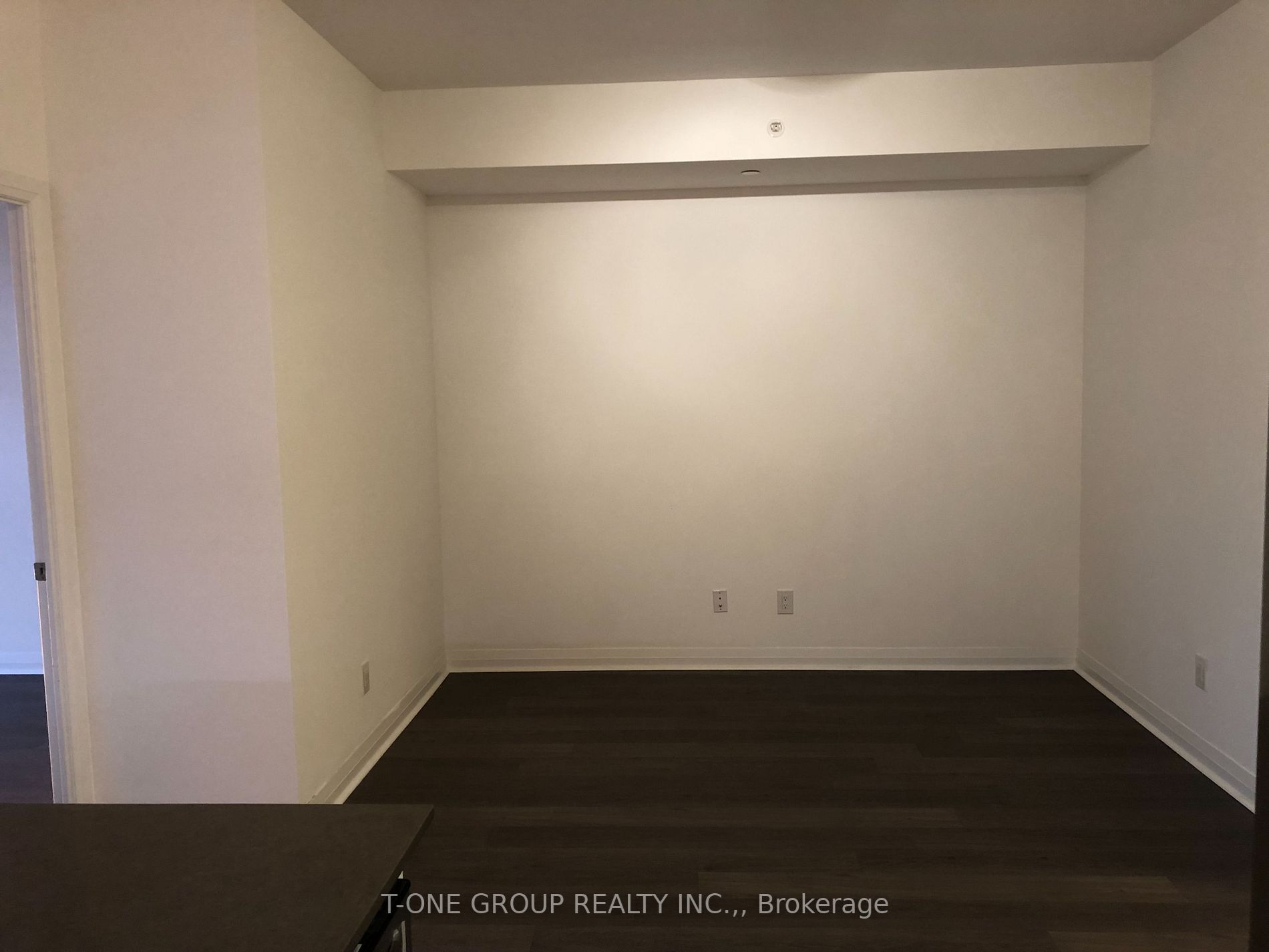 55 Oneida Cres, #907
