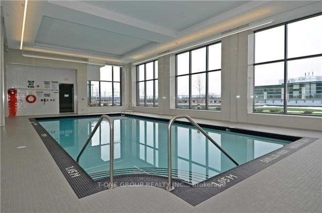 55 Oneida Cres, #907