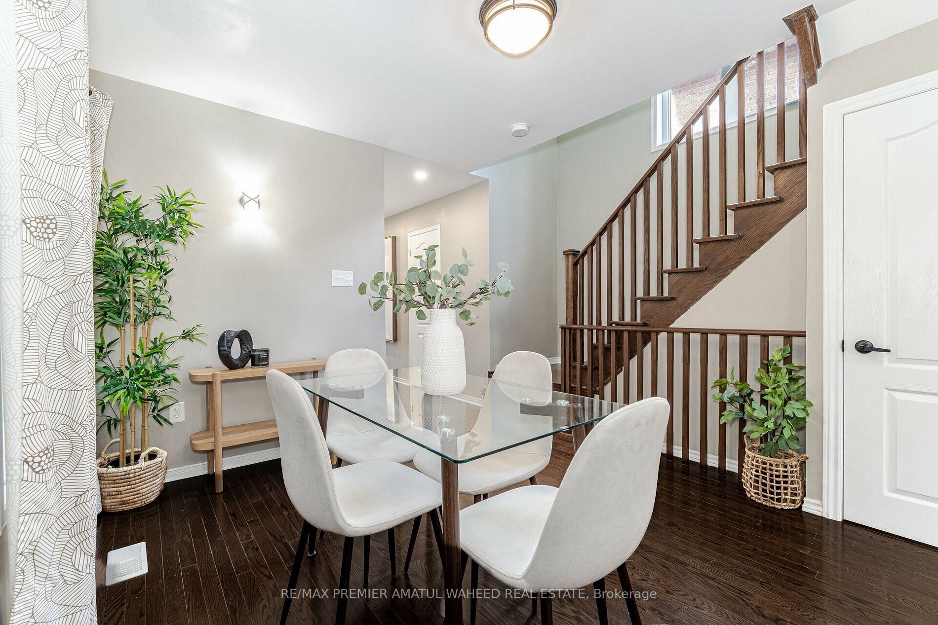 9 Summit Dr