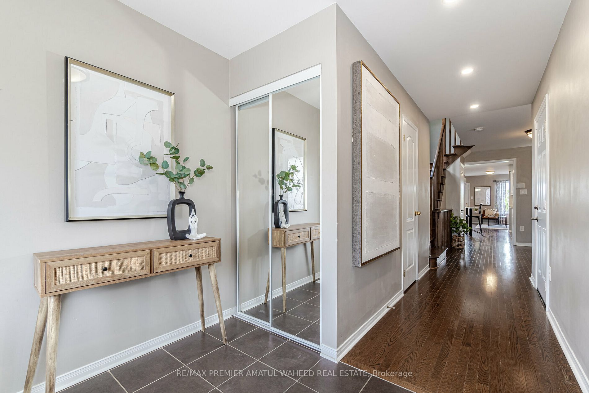 9 Summit Dr
