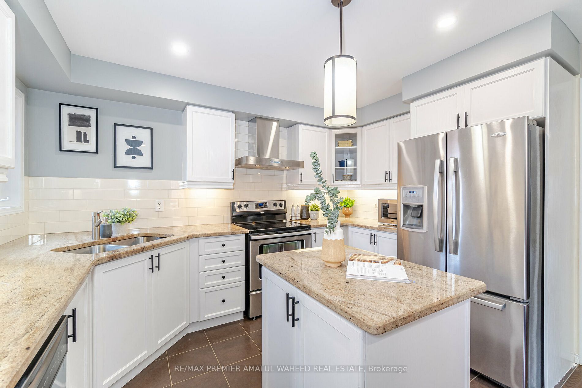 9 Summit Dr